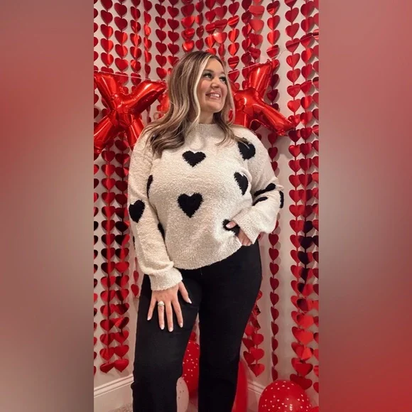 NEW Hem & Thread Cozy Heart Pattern Sweater  Cream and Black Size Small - Picture 5 of 11